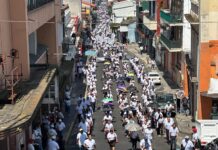 Xalapa vive una histórica jornada obrera; desfilan 70 mil trabajadores