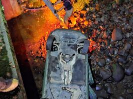 Automovilista muere al caer con su vehículo al río Pixquiac en Coatepec