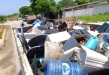 Retiran 36 toneladas de cacharros y 350 llantas en jornada contra el dengue en Coatzacoalcos