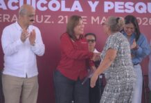 Cumple Rocío Nahle con pescadores; inicia entrega de apoyos a más de 20 mil productores