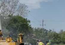 Roberto San Román da banderazo a obra carretera en Ixcanelco