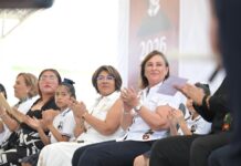Entrega de becas “Rita Cetina” fortalece bienestar y educación de familias de la ciudad de Veracruz: Rosa María