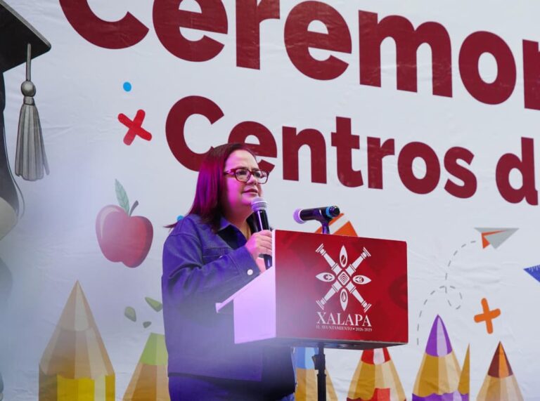Los CAI del DIF Xalapa cierran un ciclo más con Daniela Griego como madrina de generación