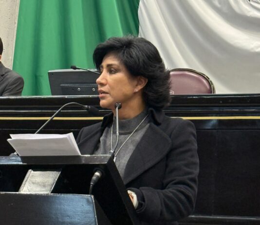 Elizabeth Morales presenta iniciativa de protección para adultos mayores