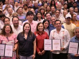 Reciben 648 familias veracruzanas constancias de finiquito de créditos FOVISSSTE
