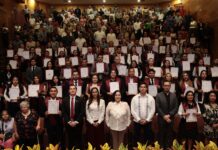 Entrega SEV constancias a 109 egresadas y egresados del Consorcio Clavijero