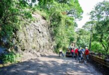 Reabren la circulación en la Barranca de Matlacobatl tras derrumbe