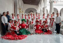 Reconocen a Delfines Marching Band por dar vida al inicio de los Jueves Musicales