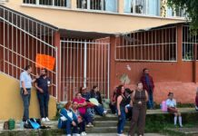 Exigen destitución de docentes en primaria “Benito Juárez”; padres denuncian acoso a menores