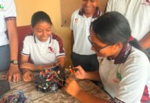Equipo de Robótica del CECyTEV 19 Coatzacoalcos competirá en la Copa Nacional FutBotMX