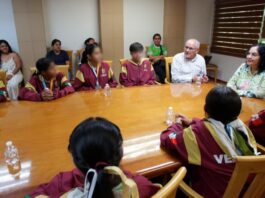 Reconocen a equipo femenil de voleibol de Jáltipan por lograr medalla de oro