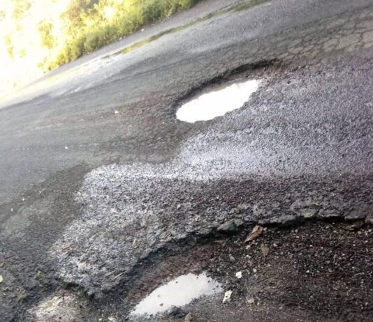 Denuncian accidentes por baches; exigen rehabilitación de caminos en Tlaltetela
