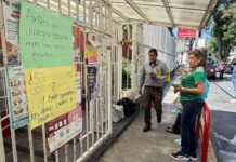 Exigen reinstalación de profesora en escuela “Salvador Díaz Mirón”