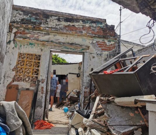 DIF Municipal de Veracruz brinda atención a familia por colapso de techo de vivienda