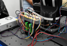 Prototipo de brazo robótico con potencial industrial fue diseñado en la UV