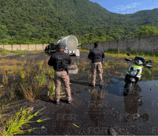 Asegura FGR más de 33 mil litros de hidrocarburo durante cateo en Río Blanco