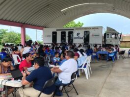Habitantes de ejidos vecinos aprovechan servicios de la Unidad Médica Móvil en Coatzacoalcos