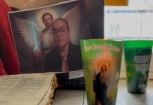 Con veladoras e imagen de San Judas Tadeo, piden localización de reportera Roxana