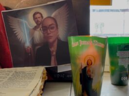 Con veladoras e imagen de San Judas Tadeo, piden localización de reportera Roxana