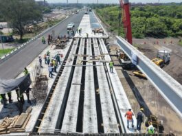 Concluye instalación de trabes del distribuidor vial de Veracruz; avanza hacia su etapa final