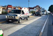Policías y paramédicos evitan tragedia en puente Xallitic de Xalapa