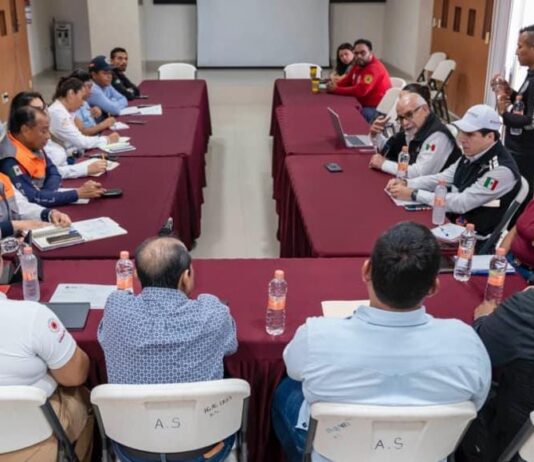 Supervisan Estado y Federación operación de Refugios Temporales en el sur