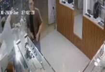 Sujetos armados asaltan joyería en plaza comercial de Xalapa