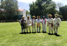 La Cuadrilla de Viejos Enmascarados de Tantoyuca se presenta en Los Pinos para promover el Xantolo