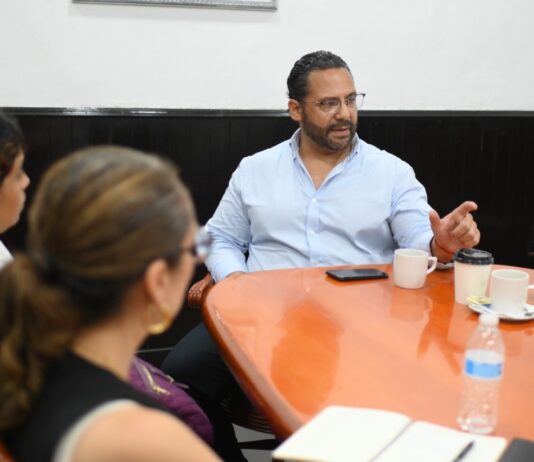 Gestiona Pedro Miguel Rosaldo acuerdos con CFE para atender apagones en el poniente de Coatzacoalcos