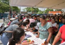 Entrega Alcaldesa de Veracruz vales del Programa Alimenticio JEFMUN en Santa Fe