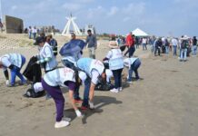Recolecta Sedema 1.8 toneladas de residuos en playas de Coatzacoalcos