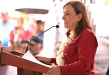 Mochilas y útiles gratuitos para 42 mil 961 estudiantes de la sierra de Zongolica; justicia social para todos: Rocío Nahle