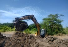 Recupera Ayuntamiento de Veracruz canal pluvial abandonado durante años entre Geovillas Los Pinos y Campanario
