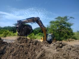 Recupera Ayuntamiento de Veracruz canal pluvial abandonado durante años entre Geovillas Los Pinos y Campanario