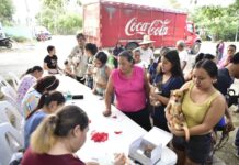 Aplica Ayuntamiento de Tantoyuca más de 300 vacunas antirrábicas en la colonia El Abra