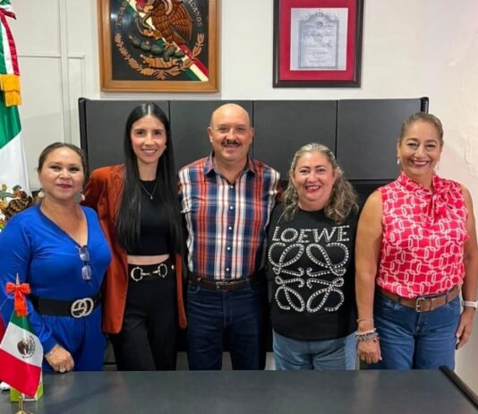 Rinde protesta Pedro de Jesús Rosado como alcalde de Úrsulo Galván, tras desafuero de Bertín Bravo
