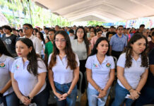 Anuncia Rosa María beca para estudiantes de universidades públicas