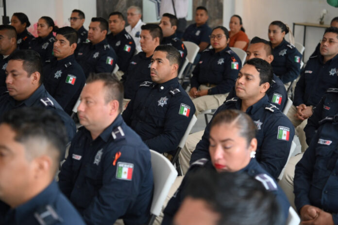 policías