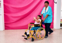 Una silla de ruedas, un nuevo apoyo para Flor Alondra: Pedro Miguel y Sonia Marie responden a petición de familia