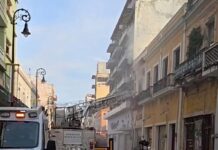 Sofocan Bomberos Municipales de Veracruz incendio en local comercial del Centro Histórico