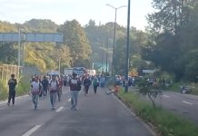 Caos vial en región capital: pobladores bloquean bulevar Xalapa-Coatepec