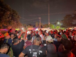 Ordenan evacuación preventiva en cinco comunidades de Jáltipan tras explosión en planta de sal