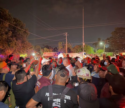 Ordenan evacuación preventiva en cinco comunidades de Jáltipan tras explosión en planta de sal