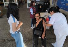 Alta participación de familias en Jornada de Vacunación contra el Sarampión durante el fin de semana, en Xalapa