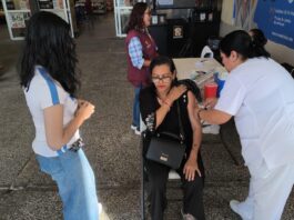 Alta participación de familias en Jornada de Vacunación contra el Sarampión durante el fin de semana, en Xalapa