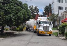 Guardia Nacional asegura pipa de combustible en Xalapa; no acreditaron legalidad del cargamento