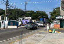 Pobladores bloquean carretera Las Trancas-Coatepec; exigen reencarpetamiento urgente
