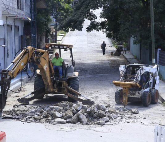 Inician obras de pavimentación e infraestructura básica en calles de la colonia La Reforma en Tantoyuca