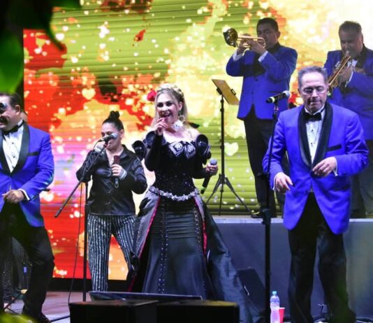Celebraron fiestas patrias en Tantoyuca con la presentación de la Sonora Santanera y Aracely Arámbula