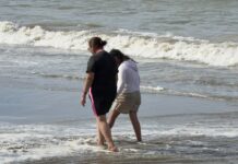 Exhorta Ayuntamiento de Veracruz a población a no realizar actividades en playas por marea alta